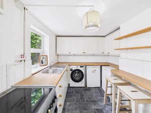KITCHEN- click for photo gallery